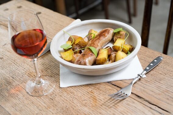 Une assiette d’ANdouillette frites 